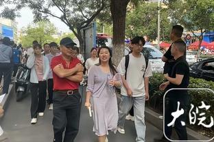 中场差距？埃迪-豪：表扬边后卫 而中场出色才能让他们位置更高